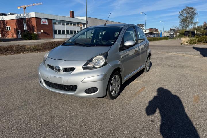 Grøn Toyota Aygo fra 2011