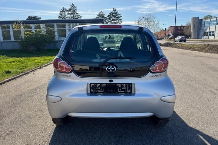Grøn Toyota Aygo fra 2011
