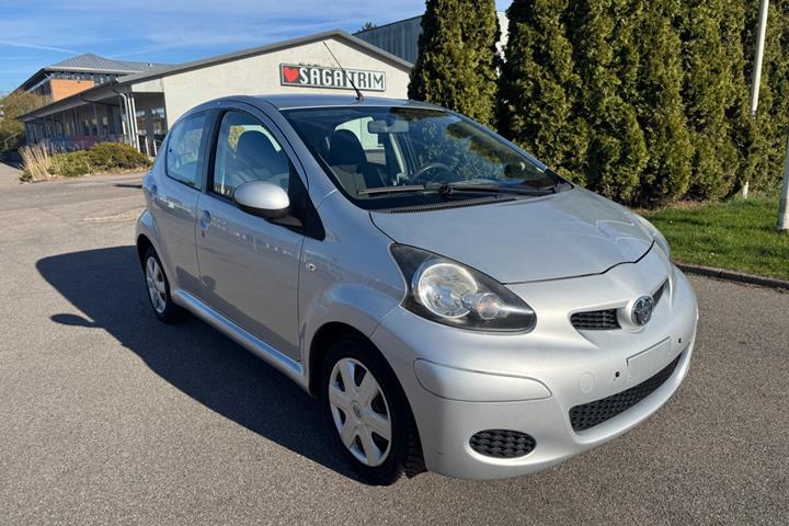 Grøn Toyota Aygo fra 2011