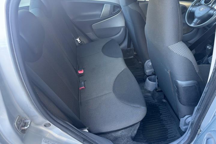 Grøn Toyota Aygo fra 2011