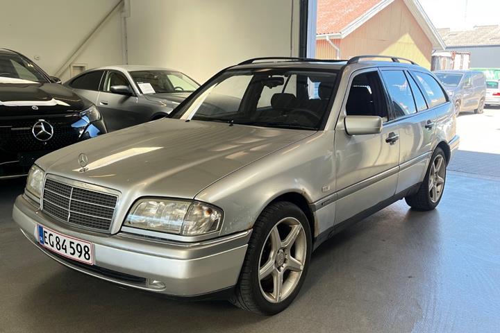 Sølv Mercedes C230 fra 1996