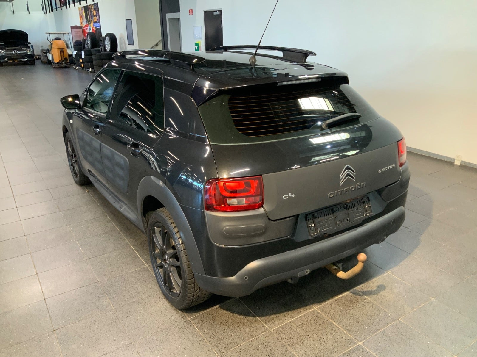 Sort Citroën C4 Cactus fra 2016