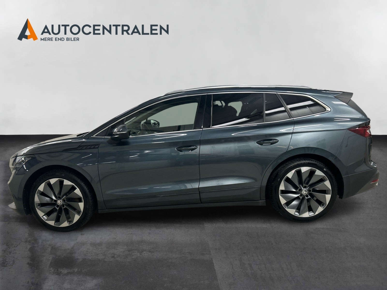 Grå Skoda Enyaq fra 2021