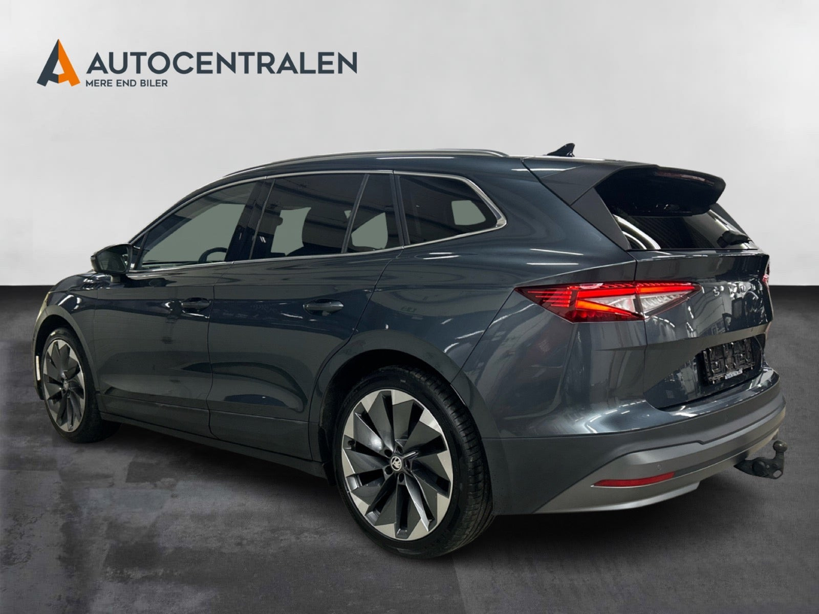 Grå Skoda Enyaq fra 2021