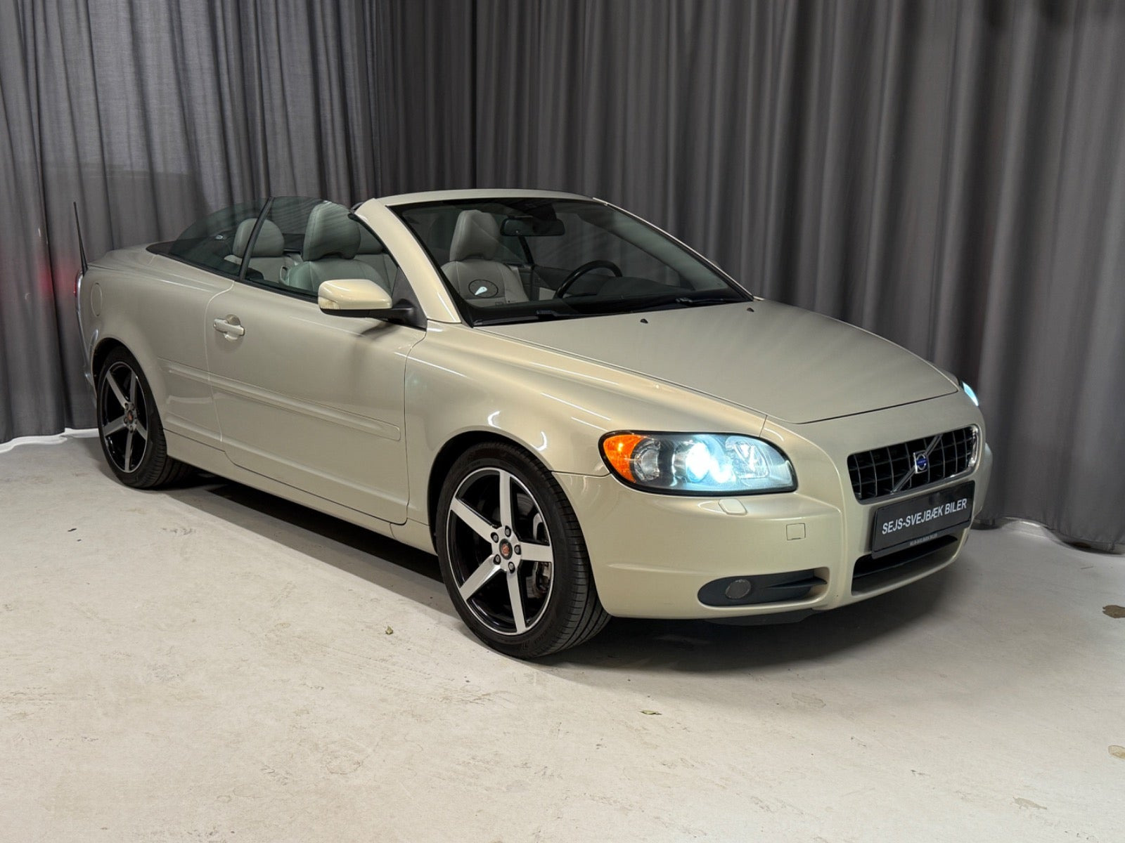 Volvo C70 2,4 D5 Momentum aut.