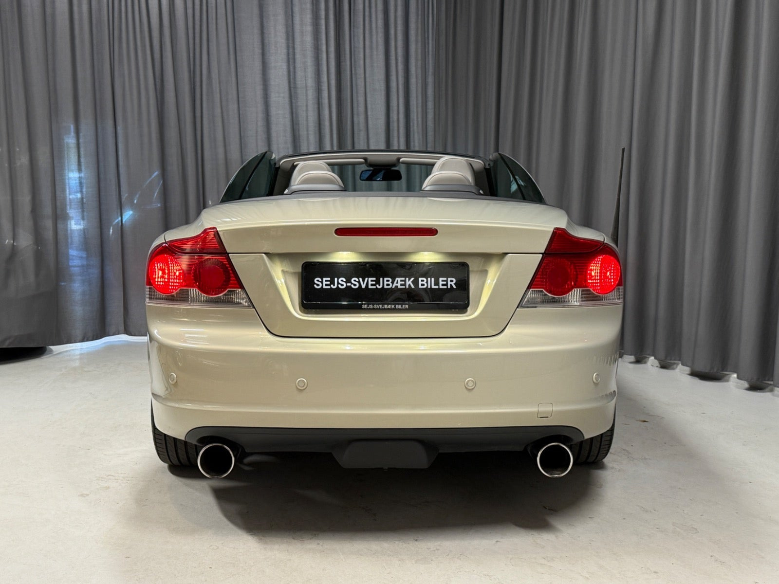Orange Volvo C70 fra 2008