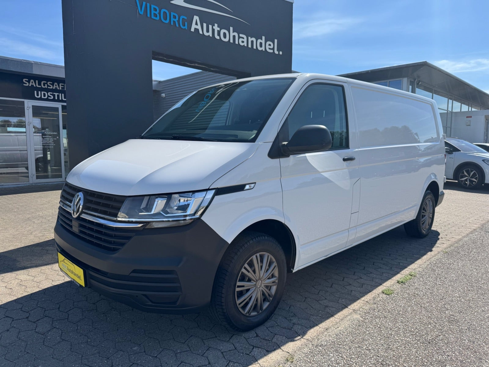 VW Transporter 2,0 TDi 150 Kassevogn lang