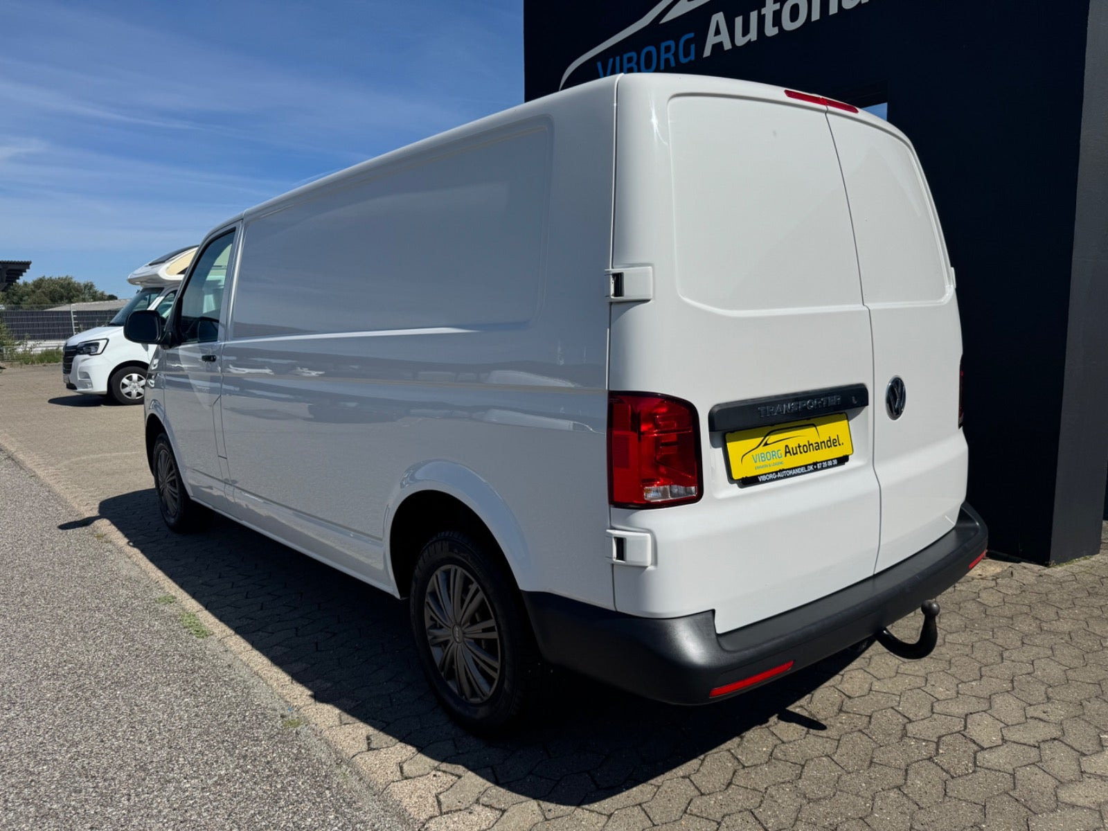 Hvid VW Transporter fra 2021