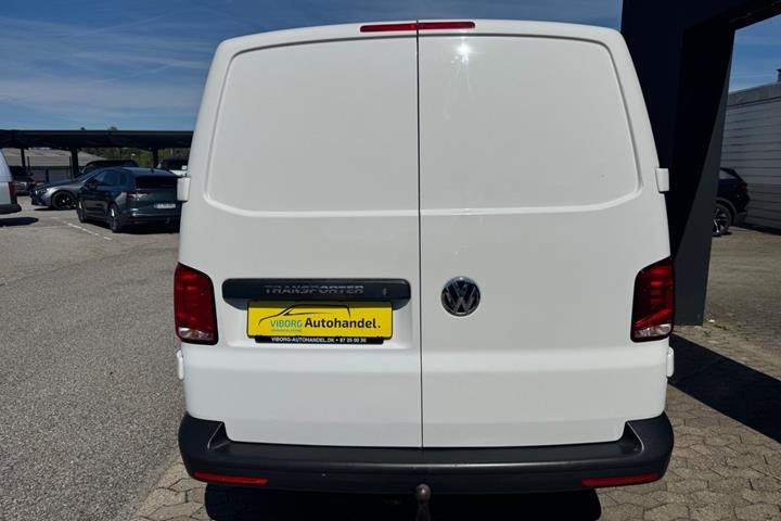 Hvid VW Transporter fra 2021
