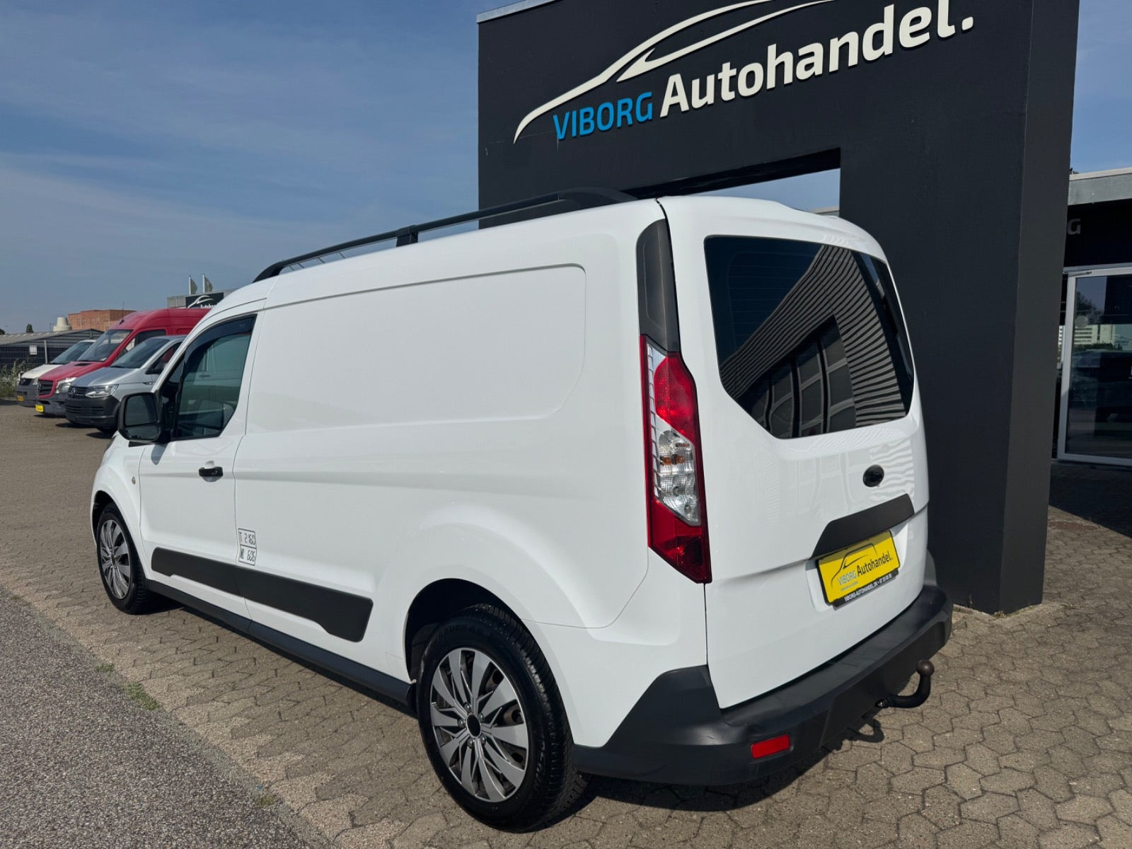 Hvid Ford Transit Connect fra 2015