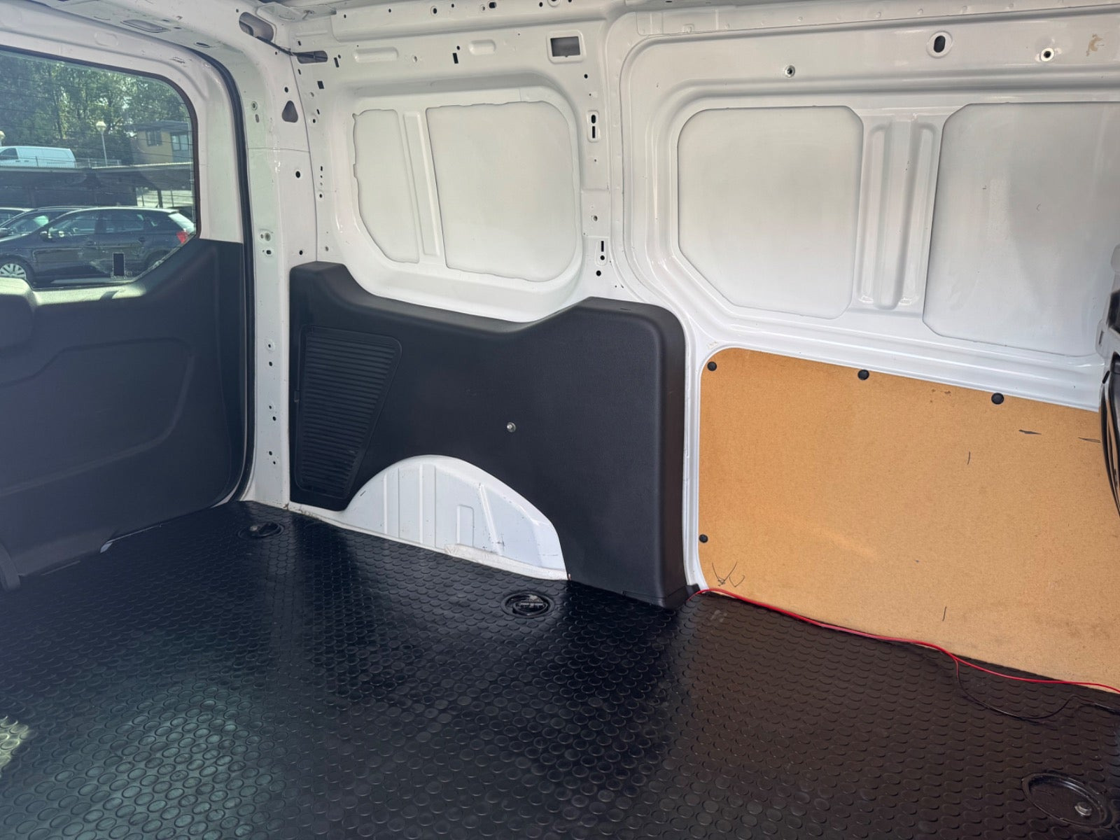 Hvid Ford Transit Connect fra 2015