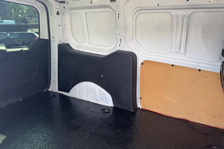 Hvid Ford Transit Connect fra 2015