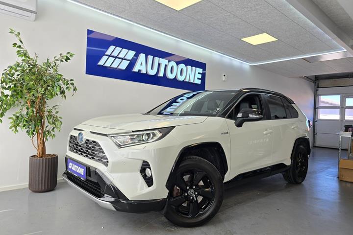 Hvid Toyota RAV4 fra 2019