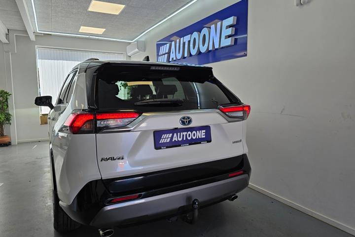 Hvid Toyota RAV4 fra 2019