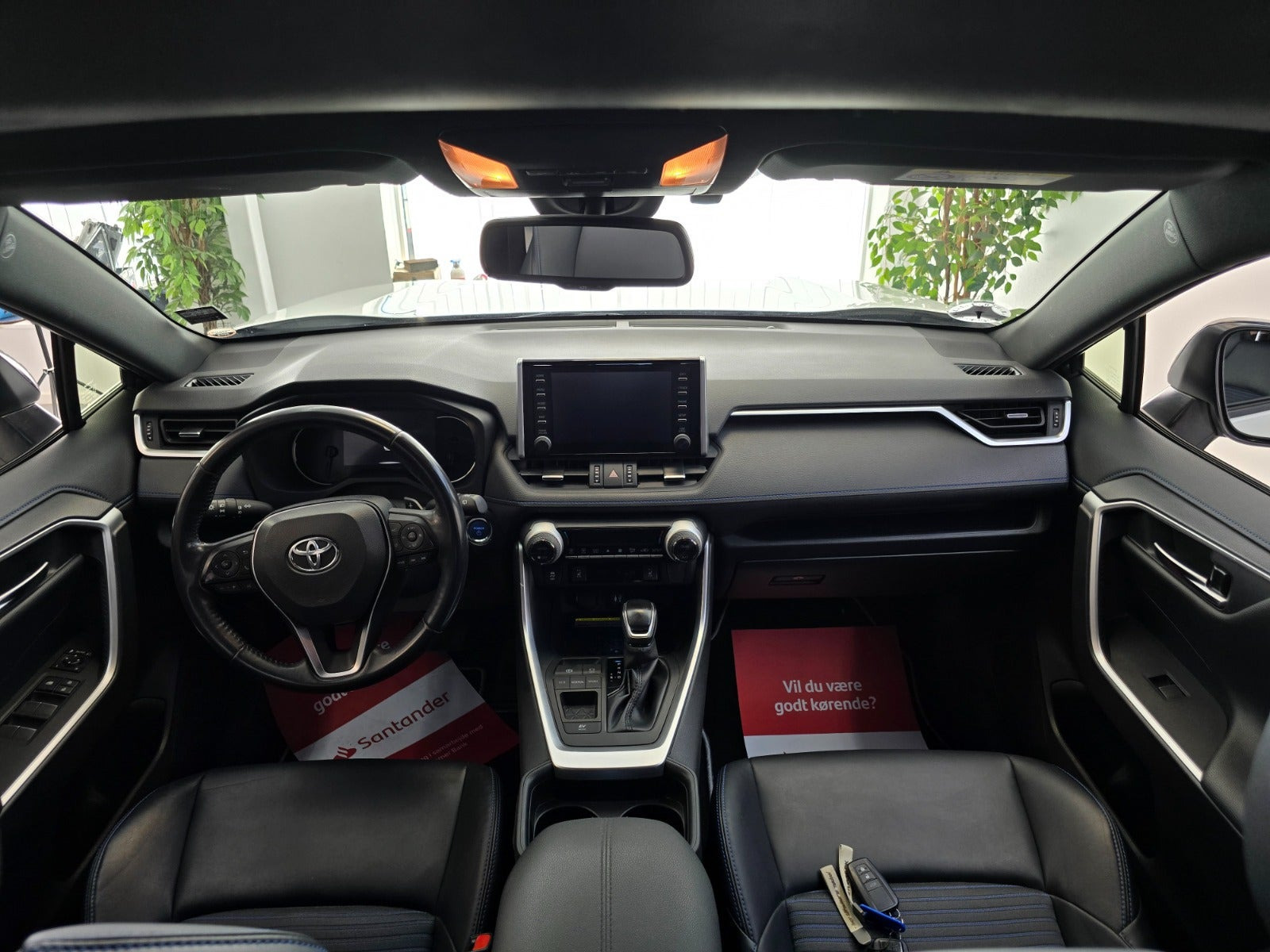 Hvid Toyota RAV4 fra 2019