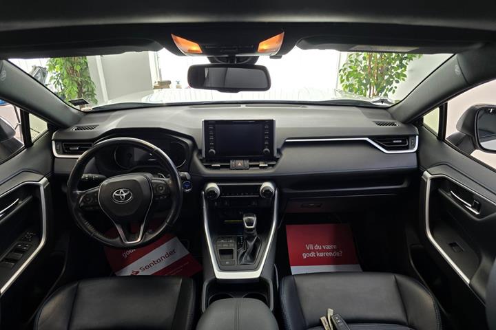 Hvid Toyota RAV4 fra 2019
