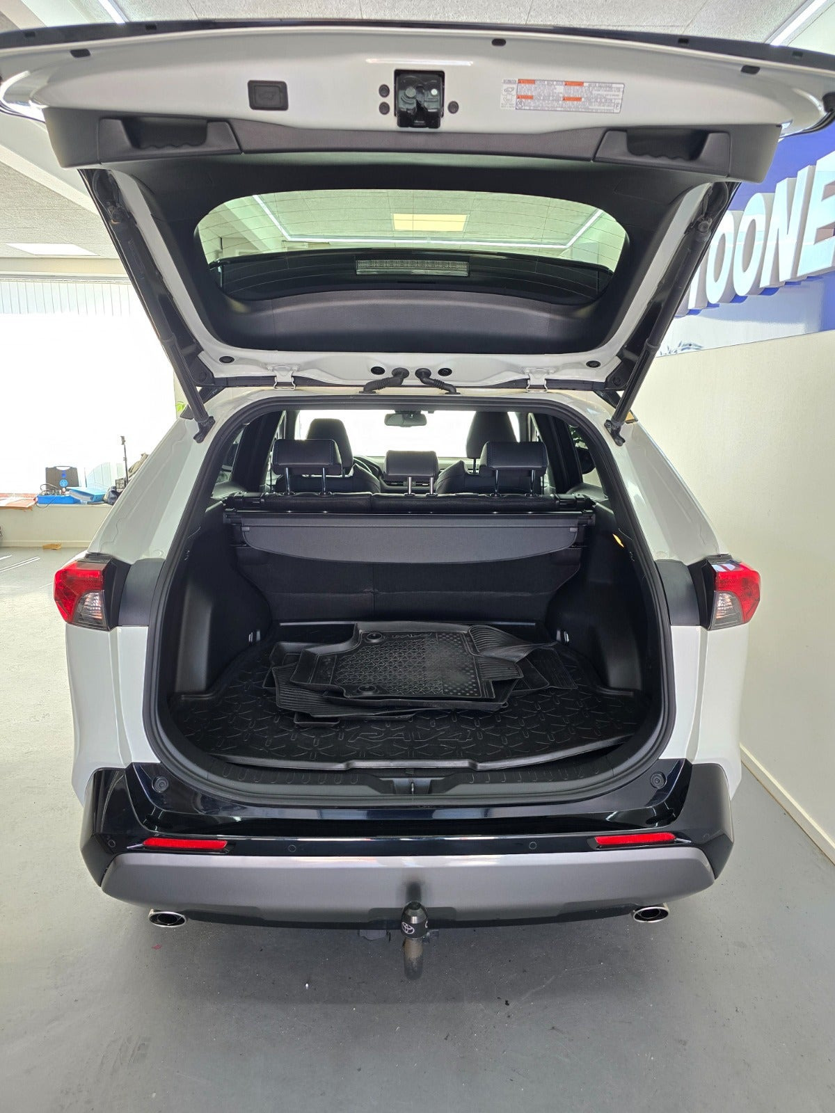 Hvid Toyota RAV4 fra 2019