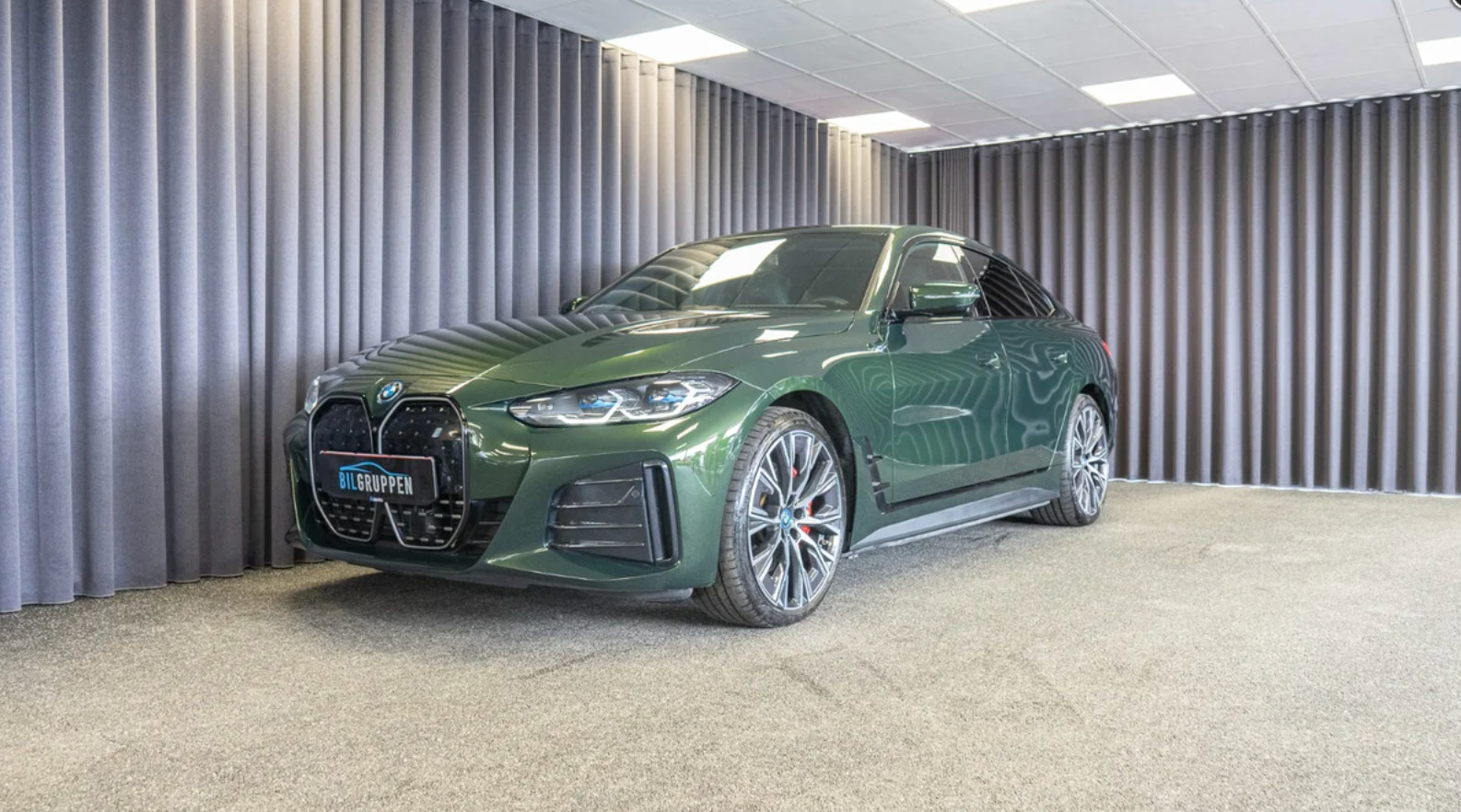 Grøn BMW i4 fra 2023