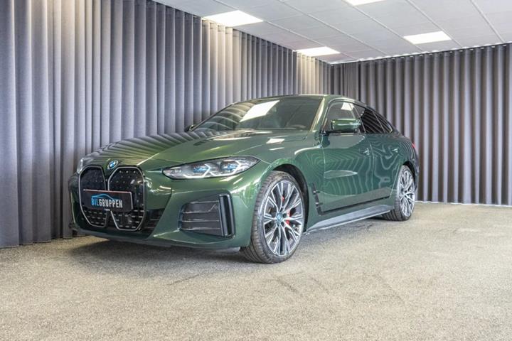 Grøn BMW i4 fra 2023