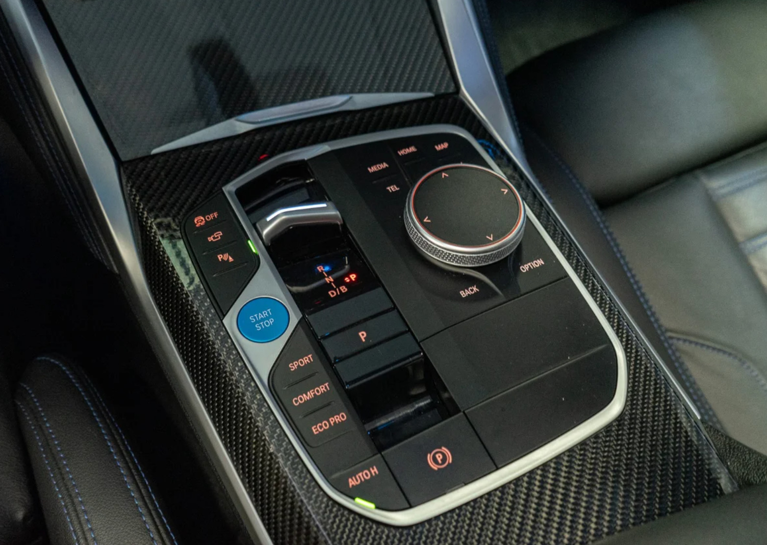 Grøn BMW i4 fra 2023