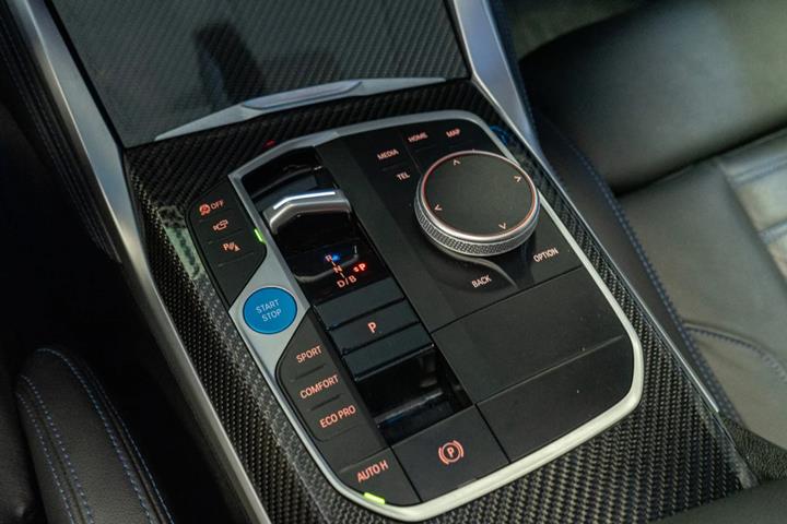Grøn BMW i4 fra 2023