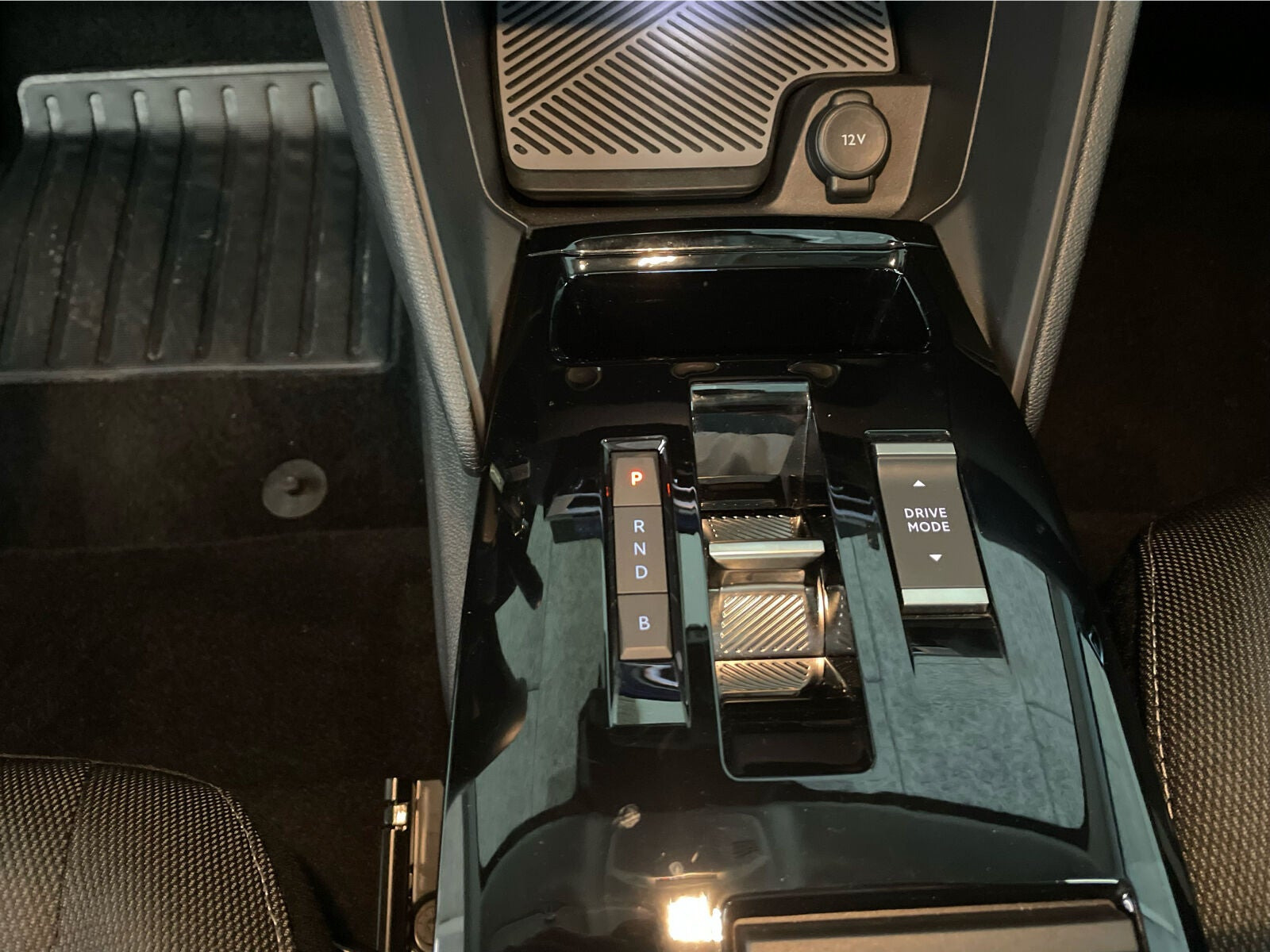 Blå Citroën ë-C4 X fra 2025