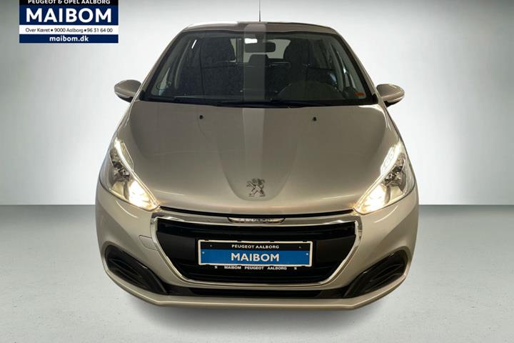 Sølv Peugeot 208 fra 2018