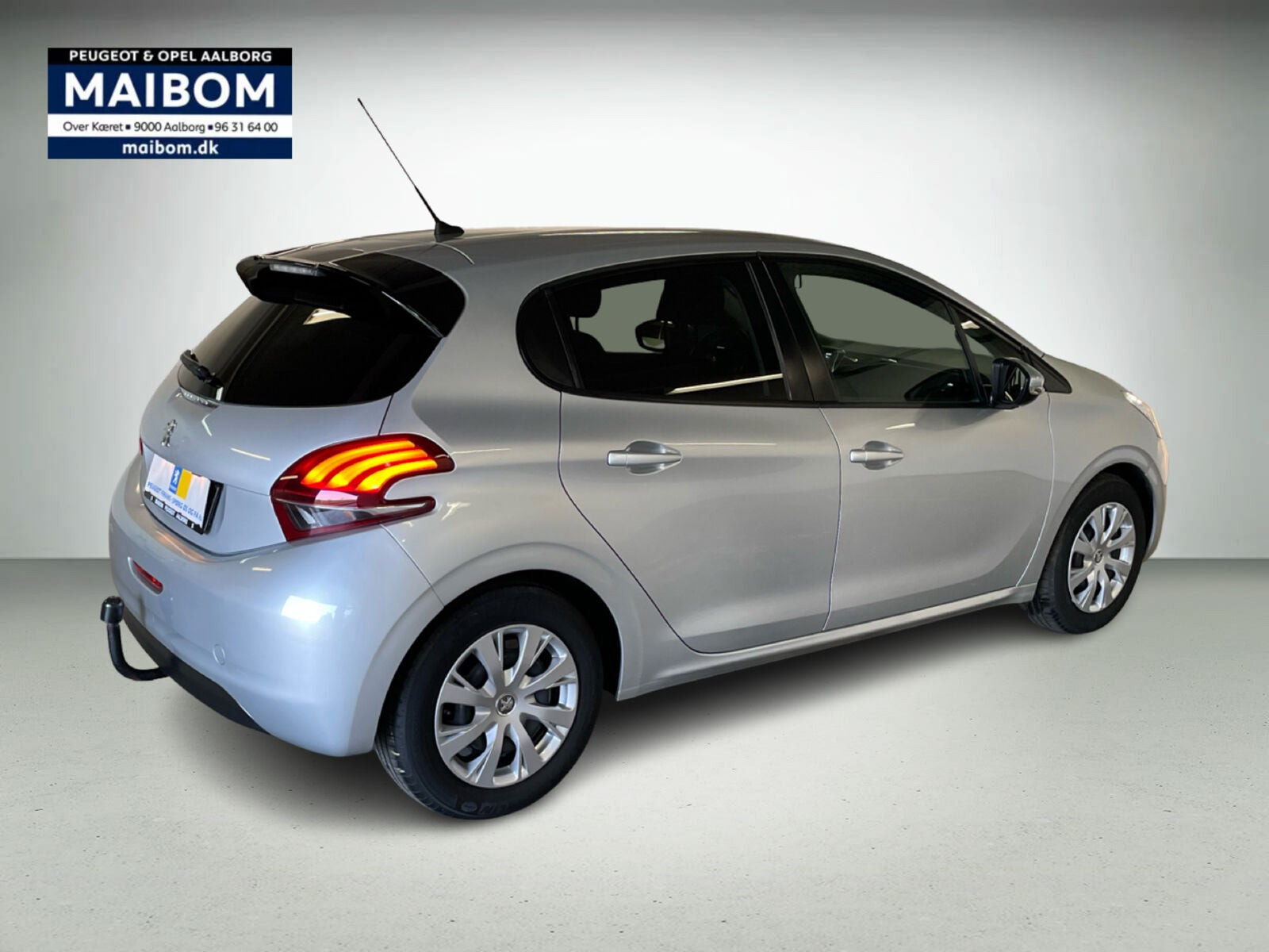 Sølv Peugeot 208 fra 2018