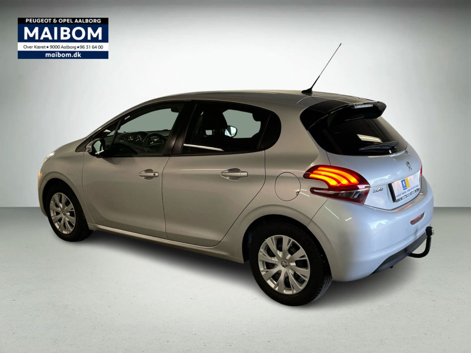 Sølv Peugeot 208 fra 2018