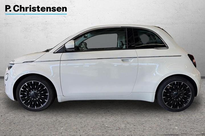 Hvid Fiat 500e fra 2023