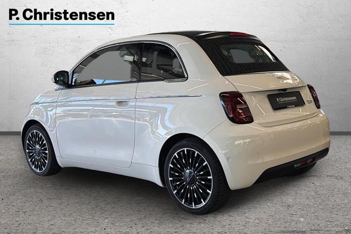 Hvid Fiat 500e fra 2023