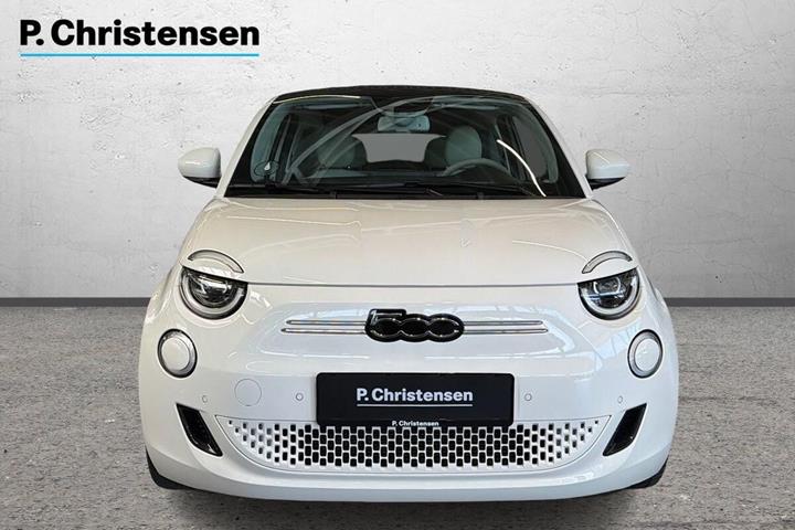 Hvid Fiat 500e fra 2023