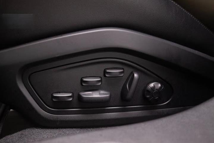 Sølv Porsche Taycan 4S fra 2023