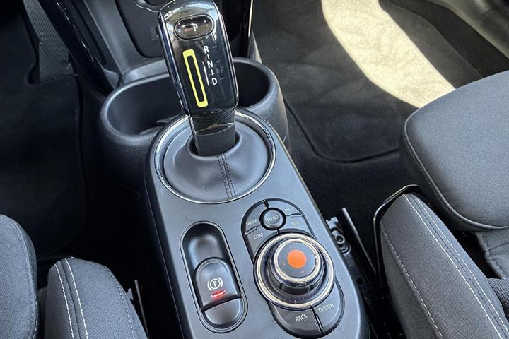 Grå Mini Cooper SE fra 2021