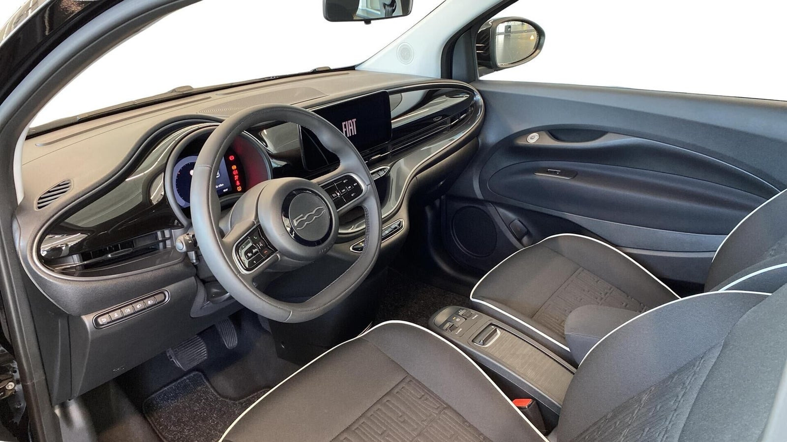 Sort Fiat 500e fra 2024