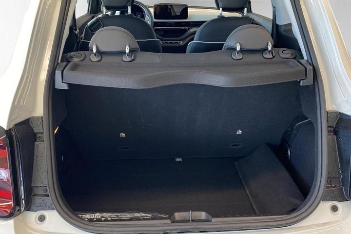 Hvid Fiat 500e fra 2023