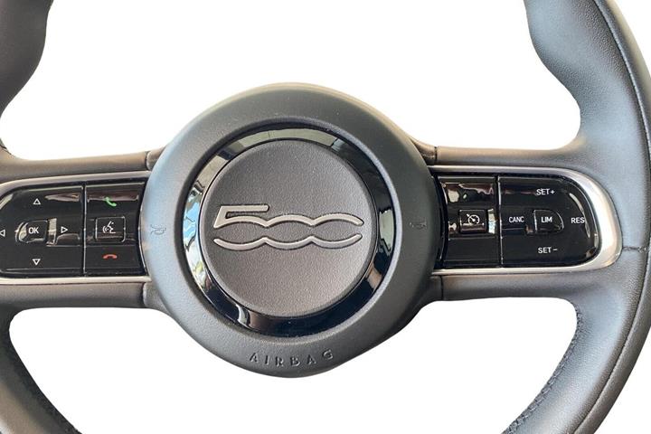 Hvid Fiat 500e fra 2023