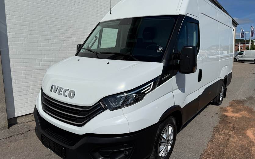 Iveco Daily 2,3 35S16 12m³ Van AG8