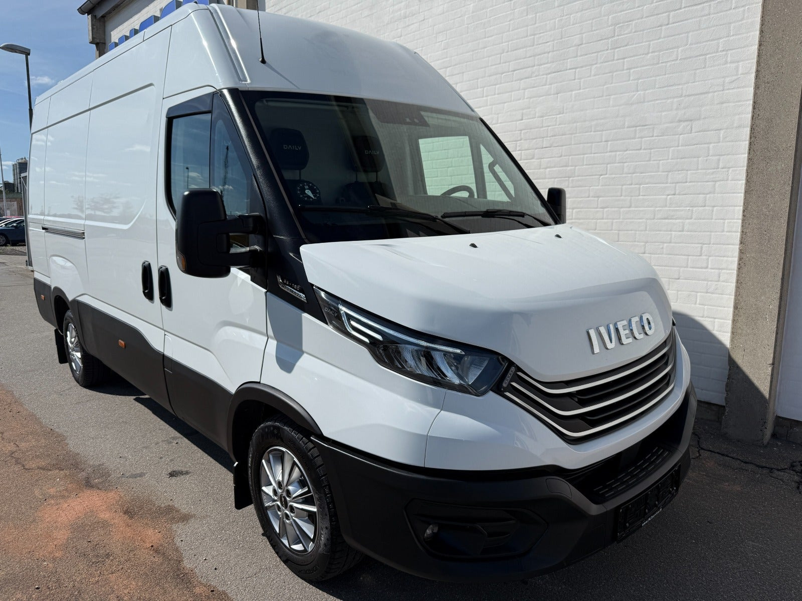 Hvid Iveco Daily fra 2022