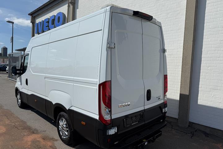 Hvid Iveco Daily fra 2022