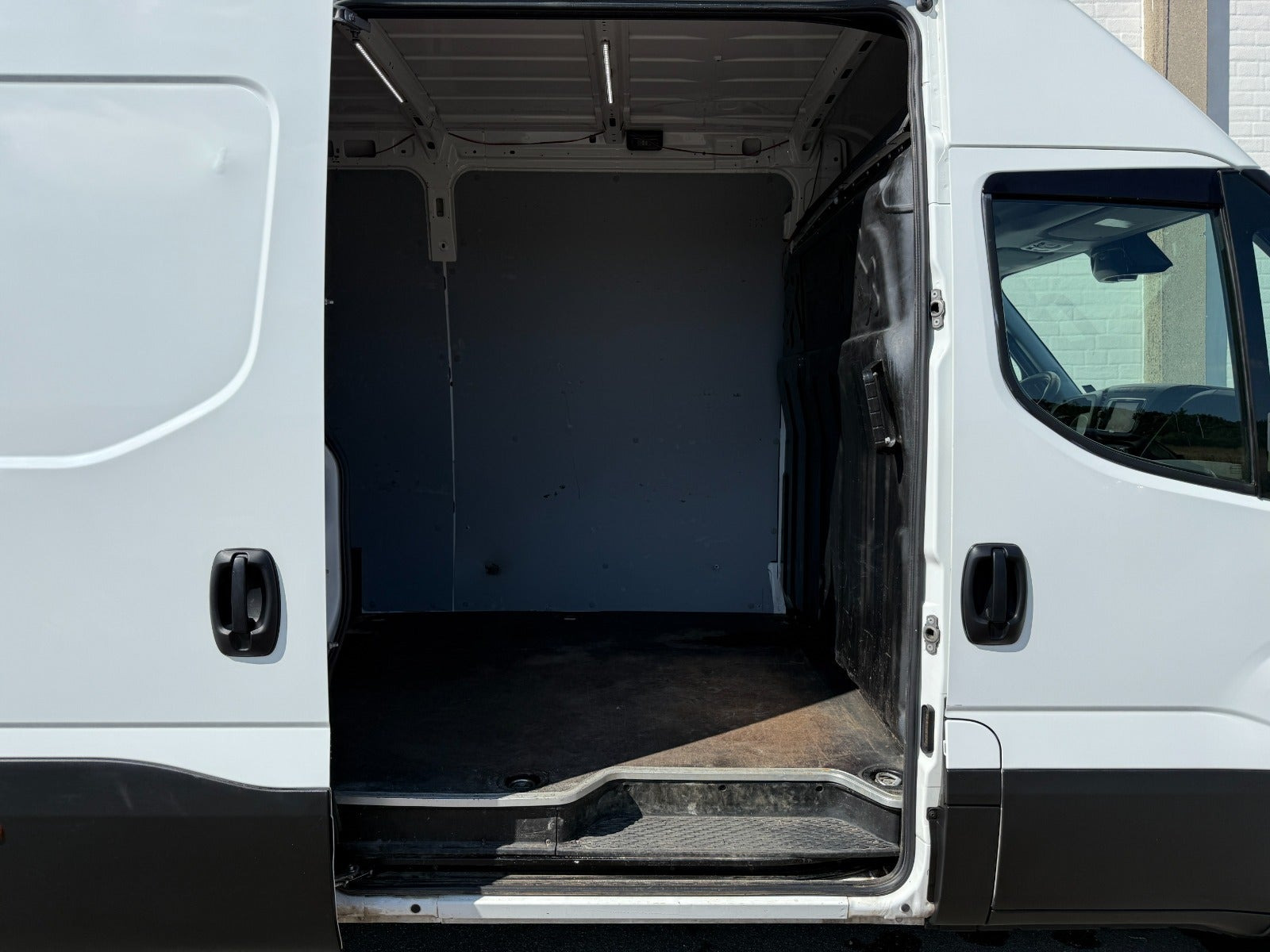 Hvid Iveco Daily fra 2022