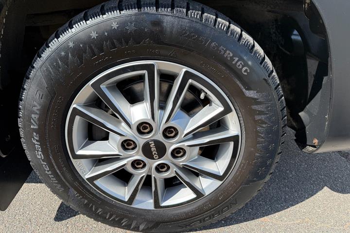 Hvid Iveco Daily fra 2022