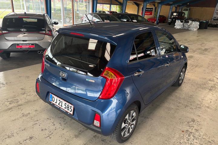 Blå Kia Picanto fra 2016