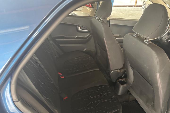 Blå Kia Picanto fra 2016