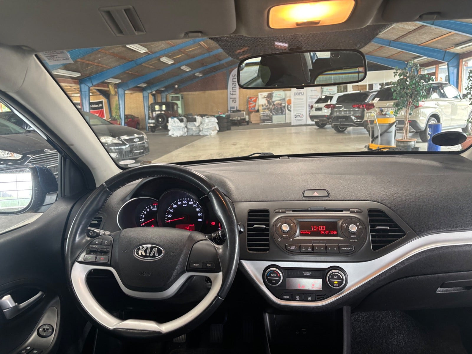 Blå Kia Picanto fra 2016