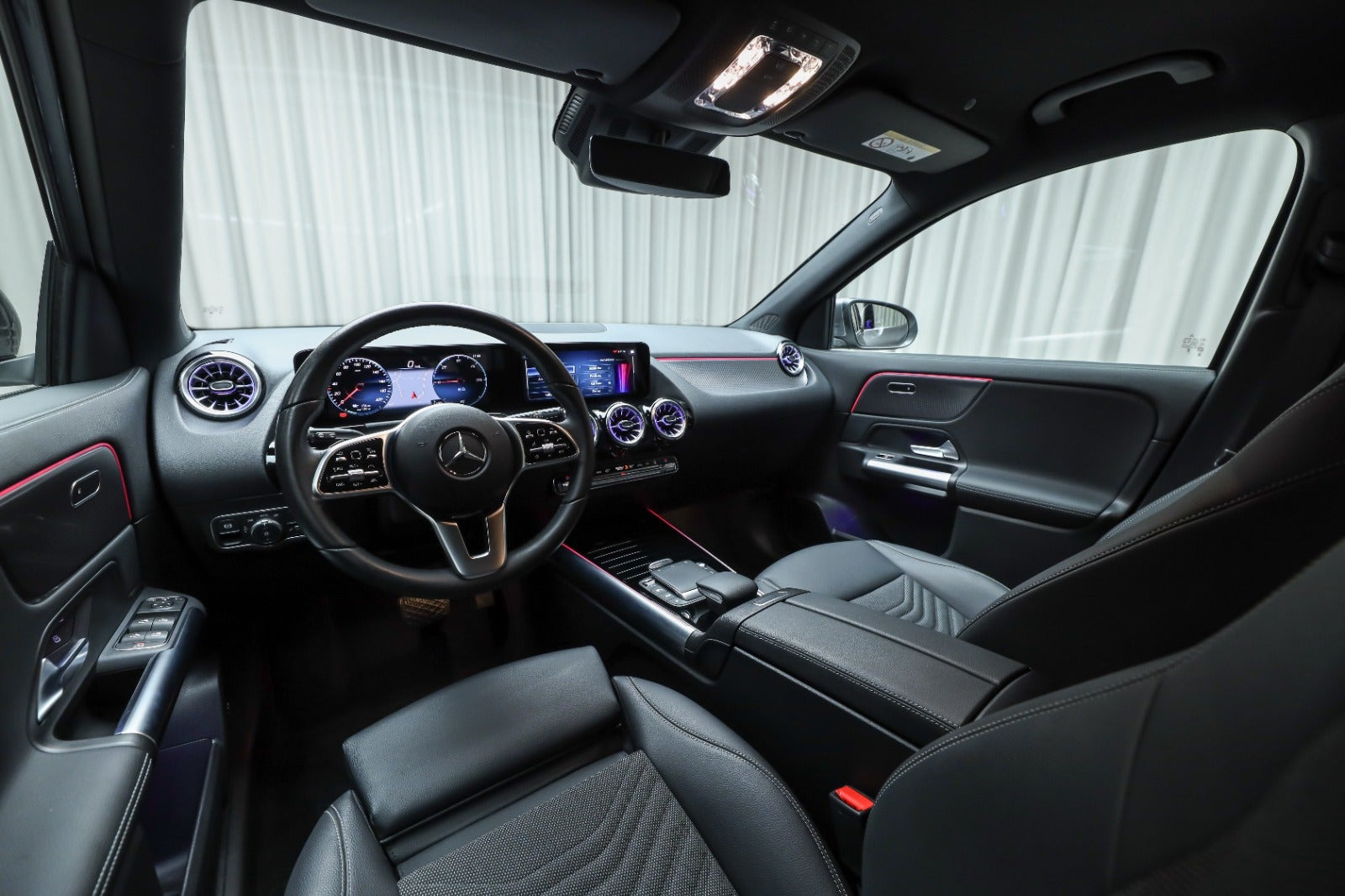 Grå Mercedes EQA250 fra 2023
