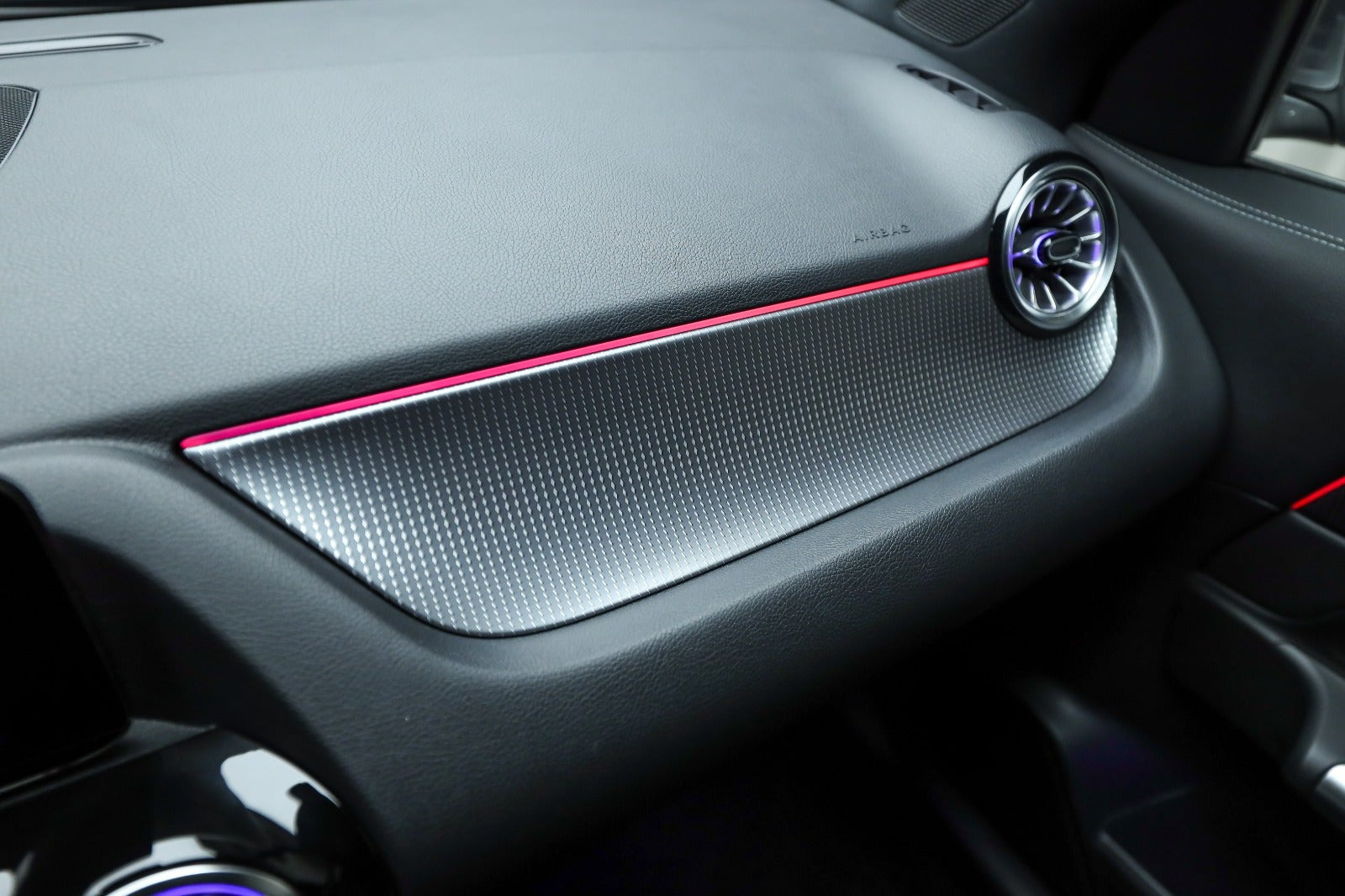 Grå Mercedes EQA250 fra 2023