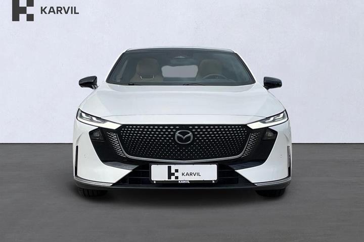 Hvid Mazda 6e fra 2026