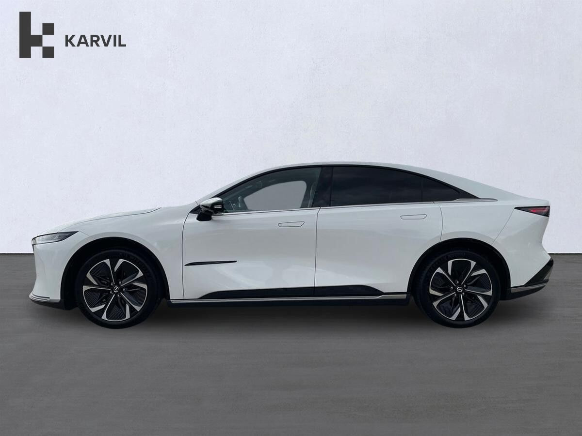 Hvid Mazda 6e fra 2026