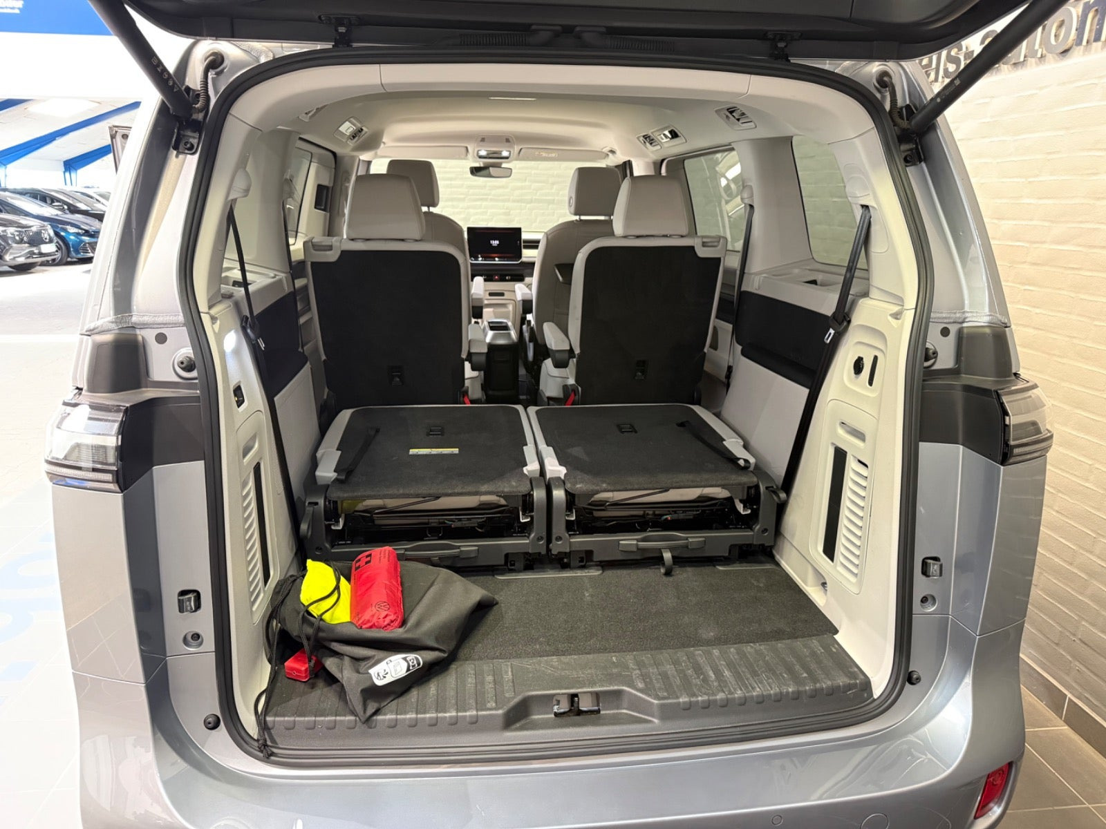 Sølv VW ID.Buzz fra 2025